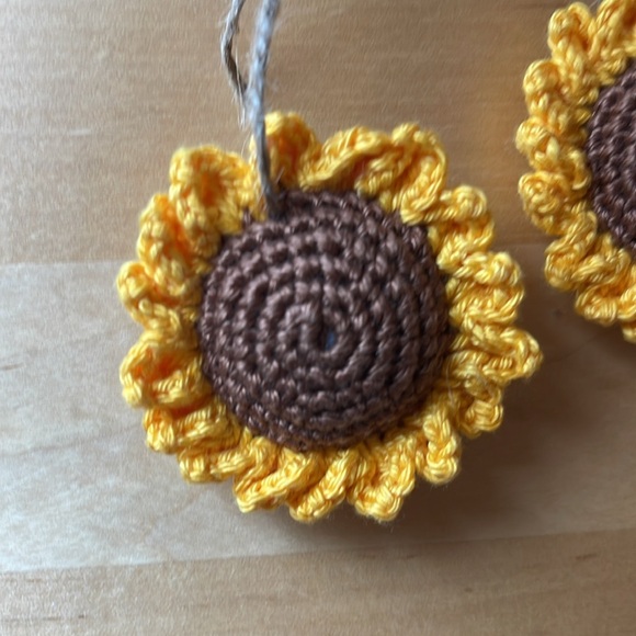 Free With Bundle Handcrafted Sunflower Ornaments Set Crochet Seasonal Decor - Picture 5 of 8